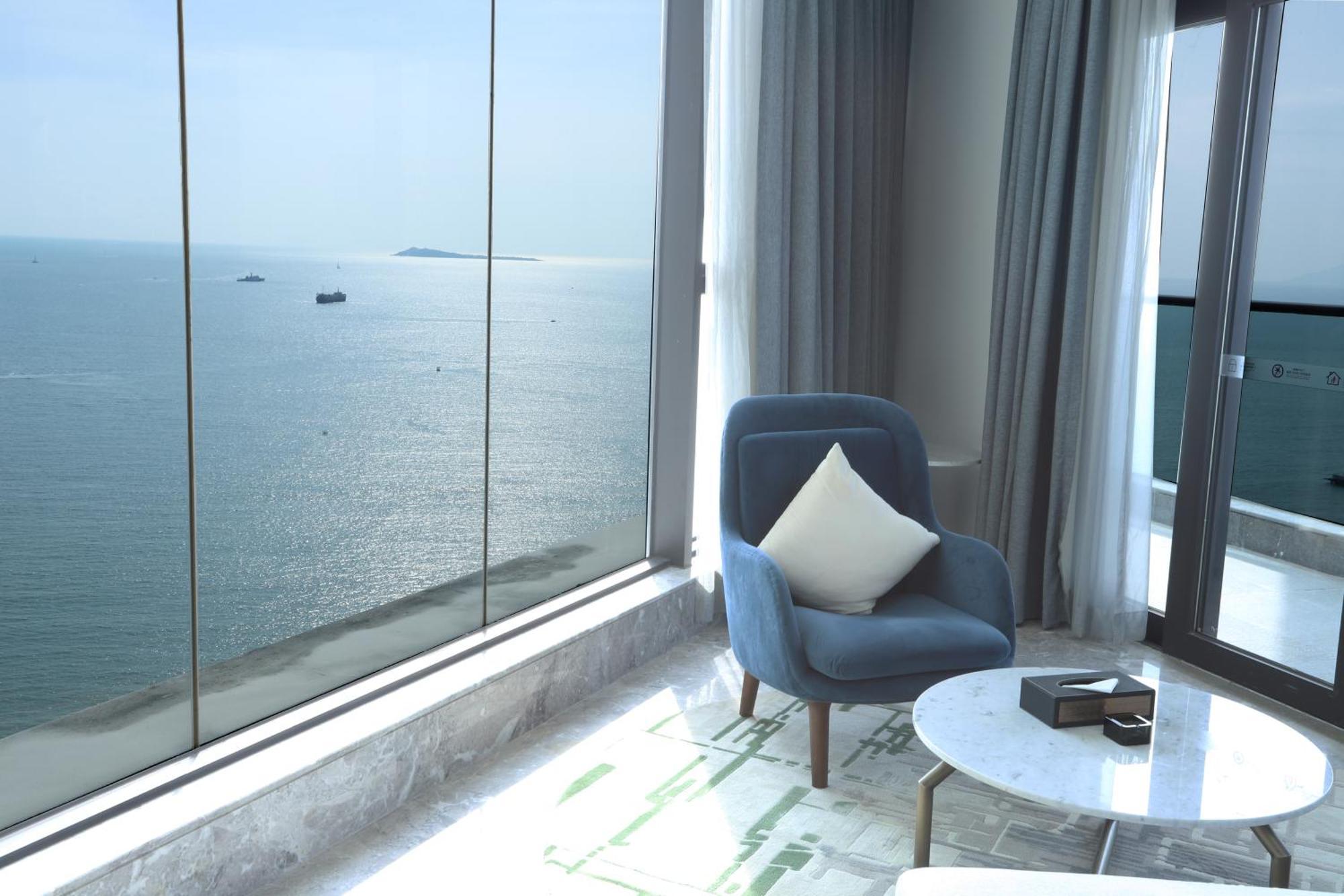 Rock Platinum Sea View Hotel Sanya Exterior foto